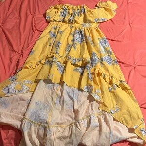 Women’s One shoulder floral yellow summer dress. NWT! Size small